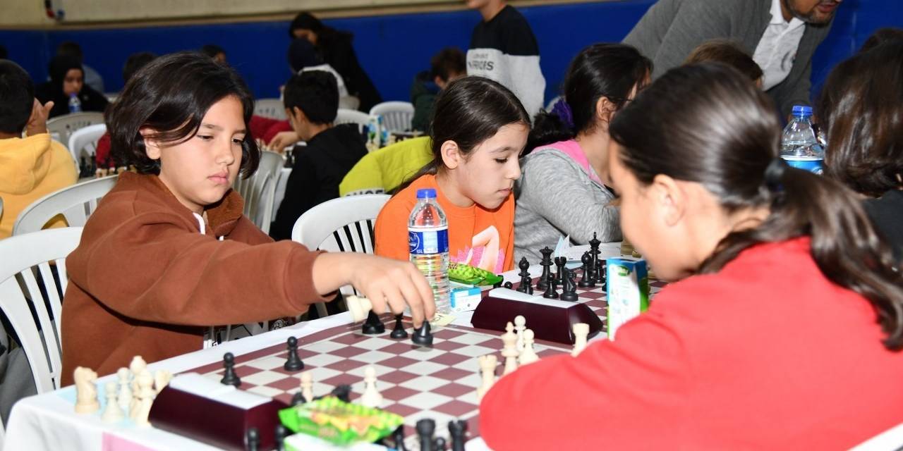 Osmaniye’de ’’kurtuluş Kupası’’ Satranç Turnuvası Başladı