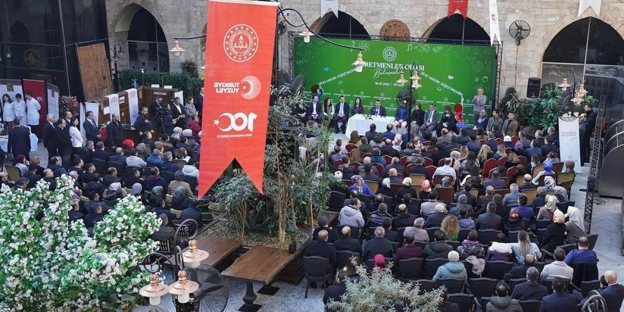 Milli Eğitim Bakanı Tekin, Sivas’ta Öğretmenlerle Bir Araya Geldi