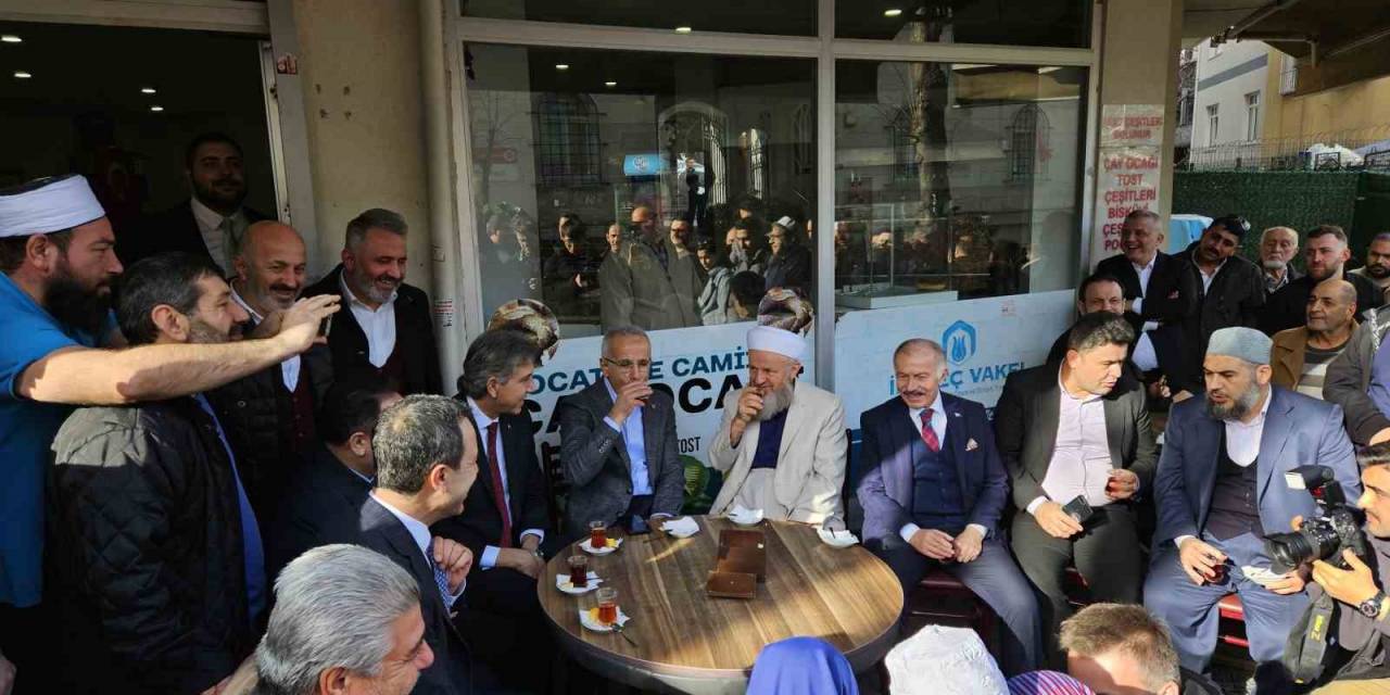 Ulaştırma Ve Altyapı Bakanı Uraloğlu, Bayrampaşa’da Vatandaşlarla Bir Araya Geldi