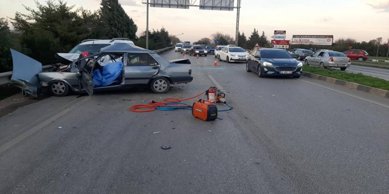 Manisa’da Feci Kaza: 2 Ölü, 1 Yaralı