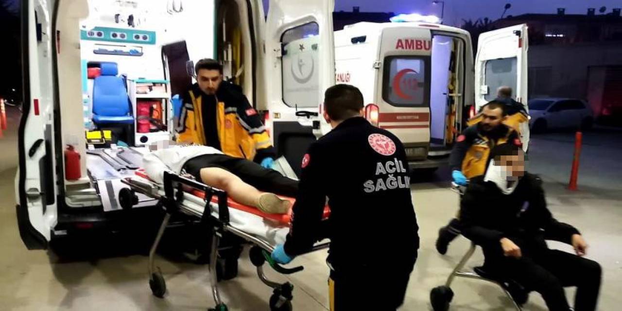 Zabıtayla Aracı İle Motosiklet Çarpıştı: 2 Yaralı
