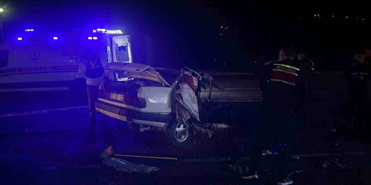 Zonguldak’ta Feci Kazada Otomobil İkiye Bölündü: 1 Ölü, 5 Yaralı