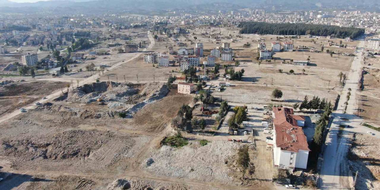 Asrın Felaketinde 11 Ay Geride Kalırken, Depremzede Vatandaşlar Gelecekten Ümitli