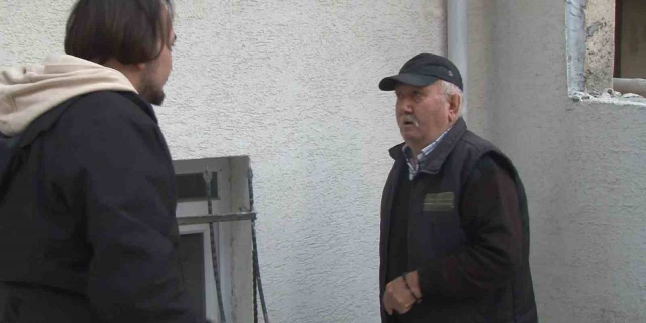 Arnavutköy’de 82 Yaşındaki Adamı Taciz Edip Parasını Çalmaya Çalıştı, O Anlar Kamerada