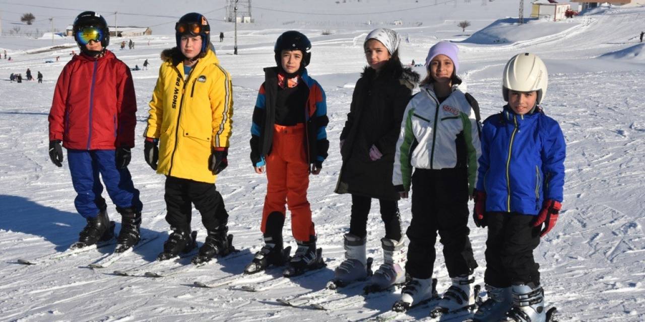 Bitlis’te Kayak Sezonu Açıldı