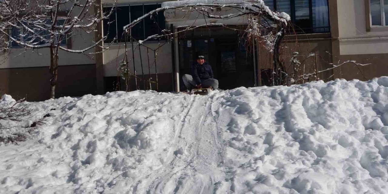 Bitlis’te 15 Köy Yolu Kardan Dolayı Kapalı