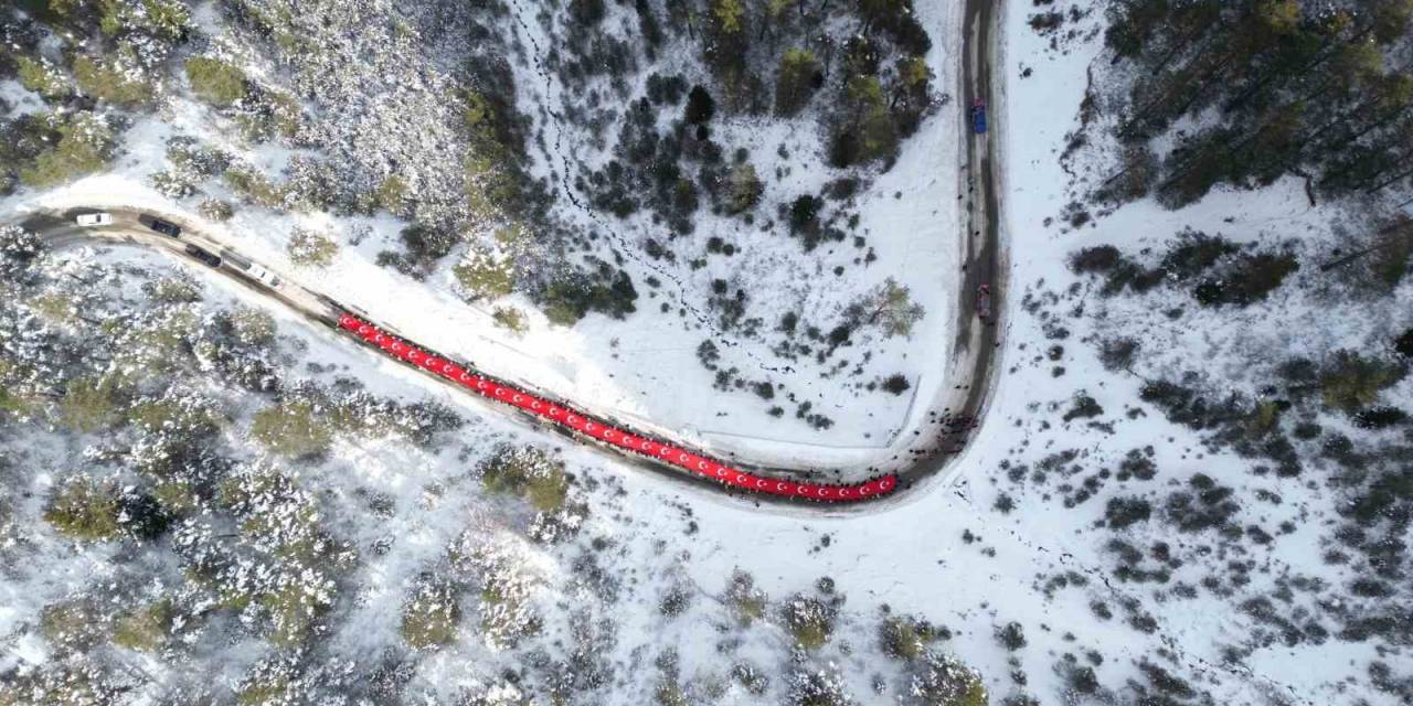 Yüzlerce Kişi Zigana Dağı’nda Sarıkamış Şehitleri İçin Yürüdü