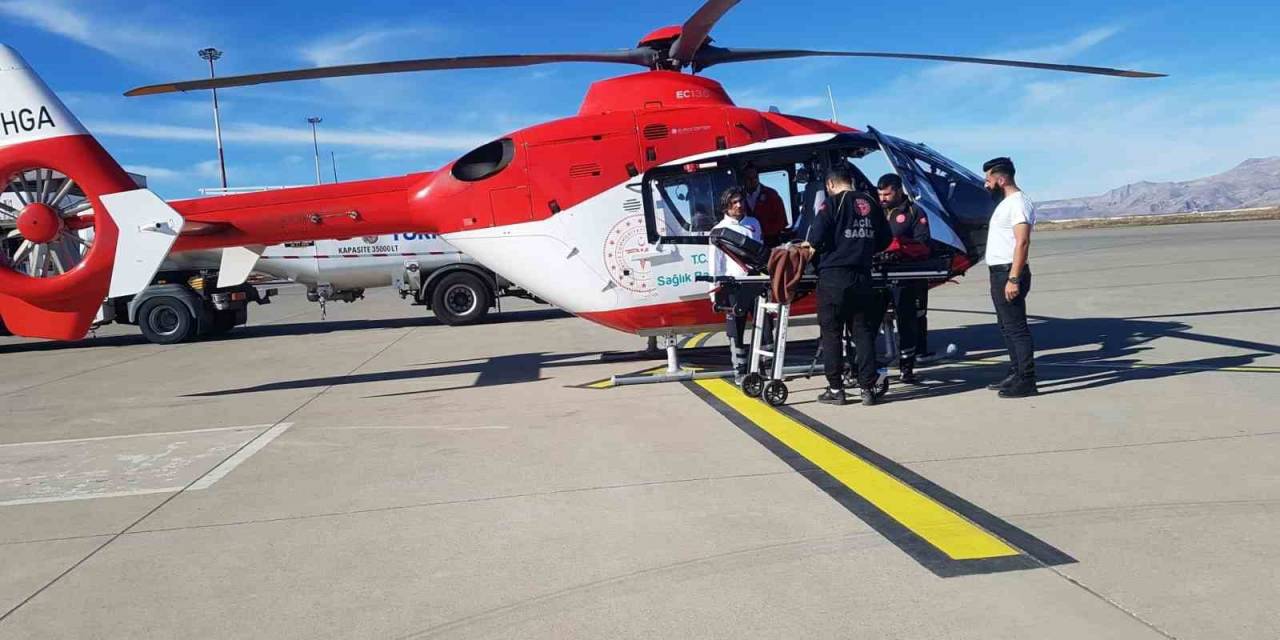 Cizre’de Ambulans Helikopter 6 Aylık Büşra İçin Havalandı