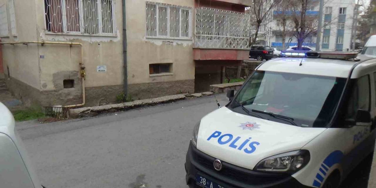 Yaşlı Adam Evinde Ölü Bulundu