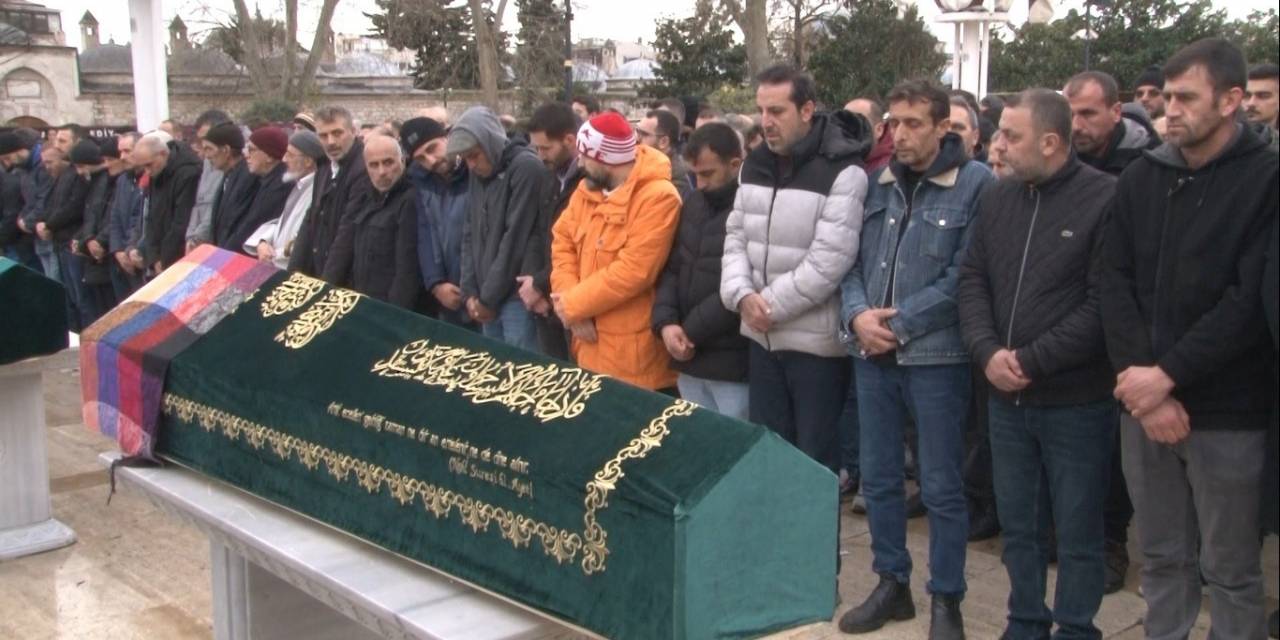 Fatih’te Kafasından Vurularak Öldürülen Melek Nur Toprağa Verildi