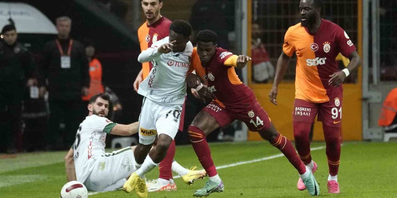 Trendyol Süper Lig: Galatasaray: 0 - Konyaspor: 0 (İlk Yarı)