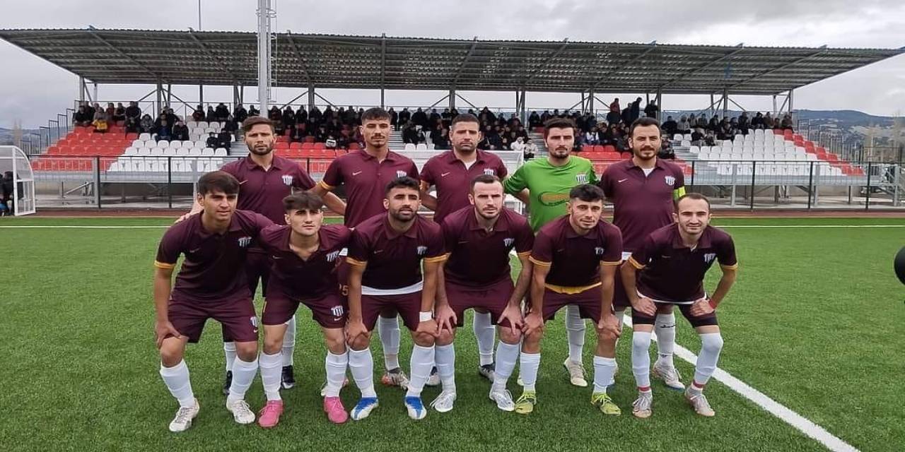 Selendi Belediyespor Play-off’u Zorluyor