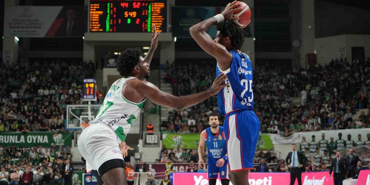 Türkiye Sigorta Basketbol Süper Ligi: Bursaspor: 73 - A. Efes: 83