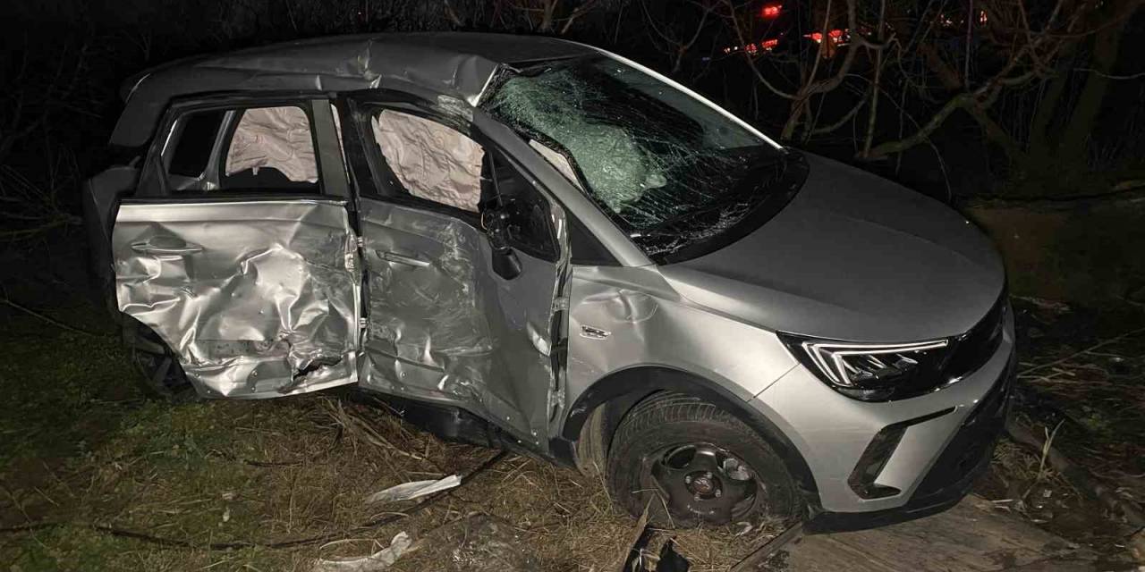 Çanakkale’de Yolcu Midibüsü İle Otomobil Çarpıştı: 1 Ölü, 4 Yaralı