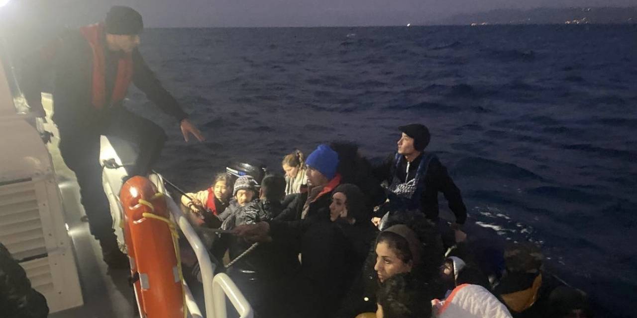 Ayvacık Açıklarında 40 Kaçak Göçmen Yakalandı