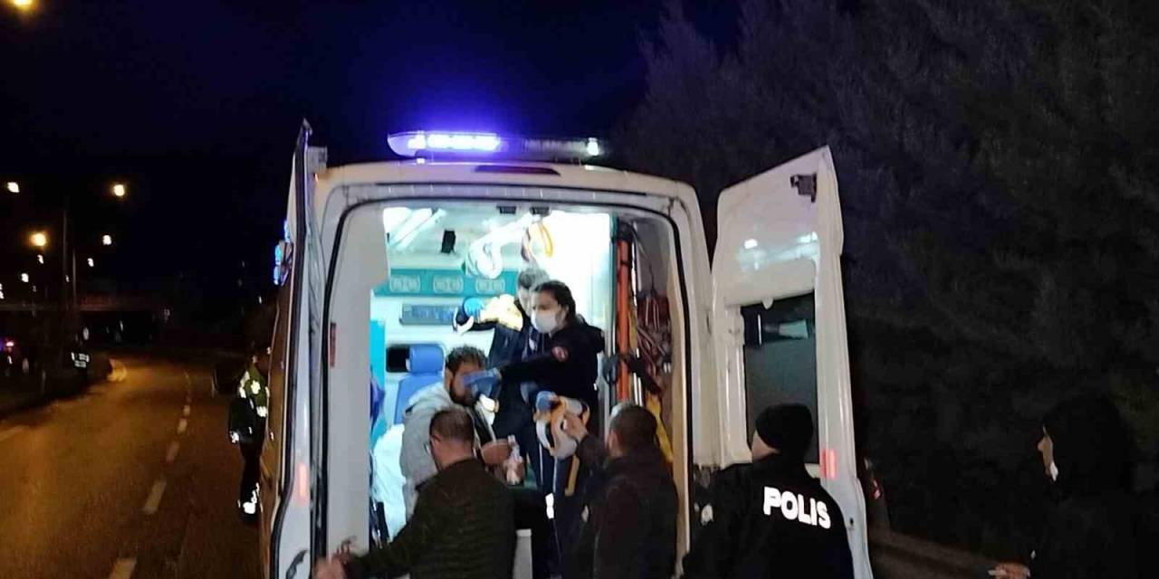 Kamyonet Tıra Çarpıp Karşı Şeride Geçti: 1 Yaralı