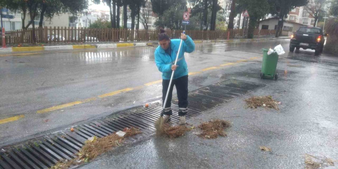 Kuşadası Belediyesi Tüm Ekipleriyle Sahada