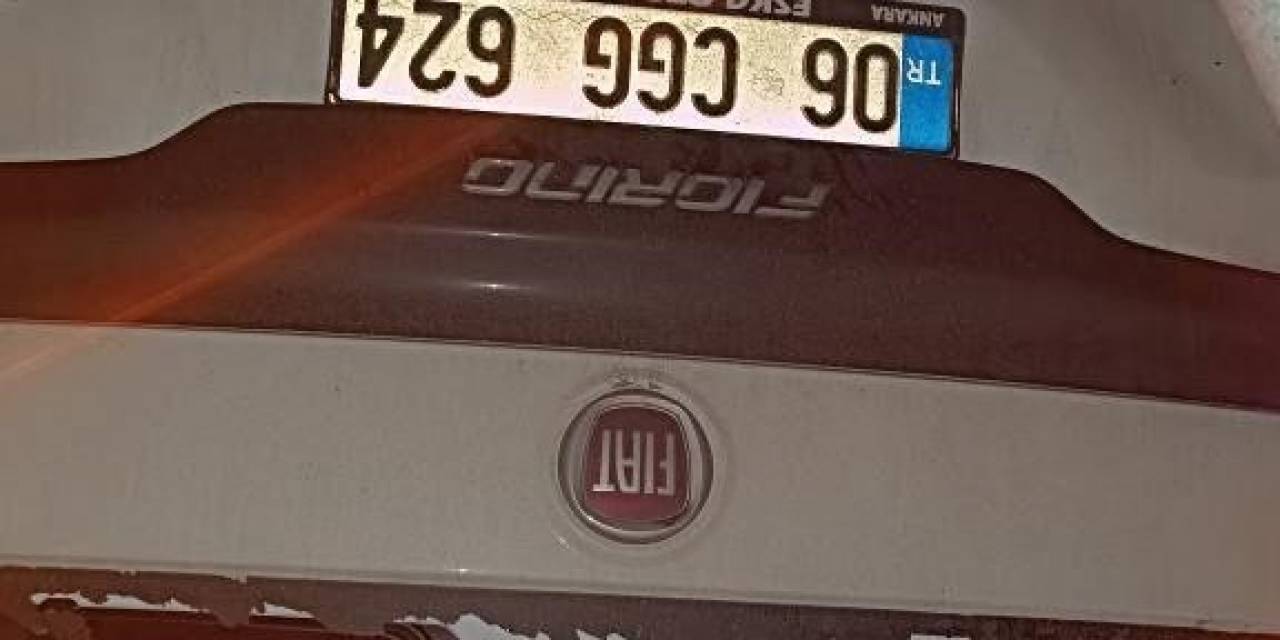 Kontrolden Çıkan Hafif Ticari Araç Takla Attı, Sürücü Yaralandı