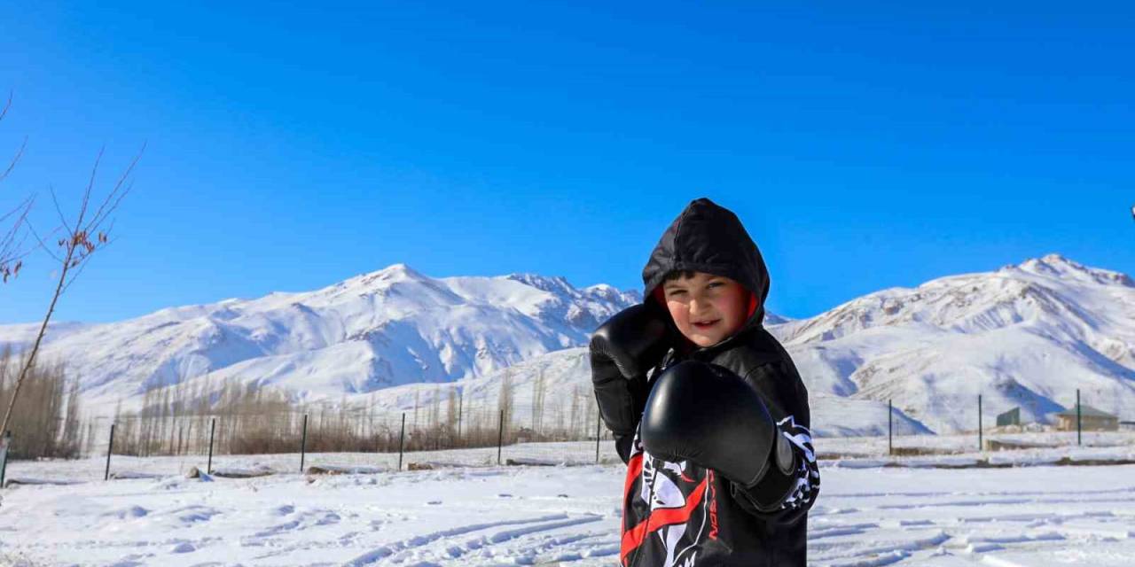 Muhammed Ali’yi Örnek Alıp Gözünü Dünya Şampiyonluğuna Dikti