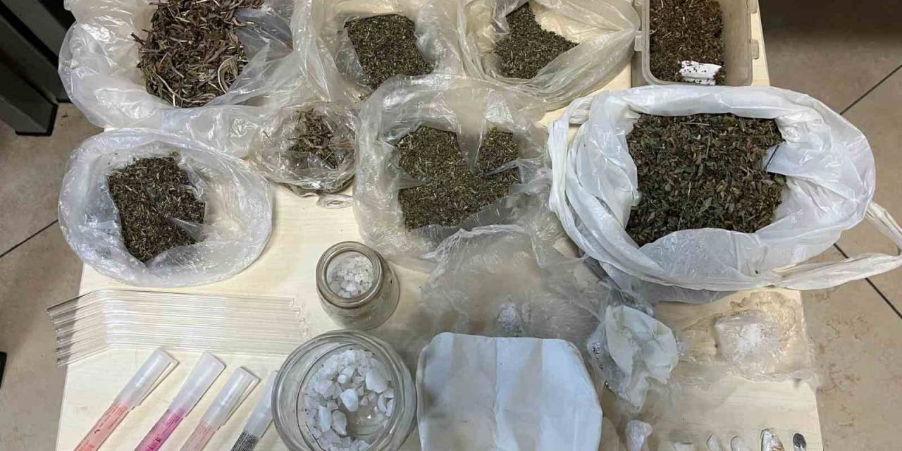 Uyuşturucu Taciri Evli Çift Polis Baskınıyla Yakalandı