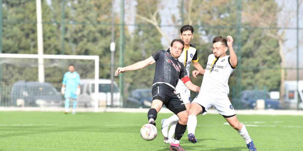 Şampiyonluk Adayı 1965 Manisa Spor Evinde Kaybetti