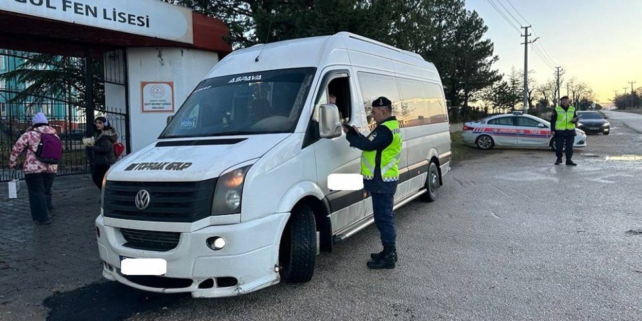 Jandarma Ekiplerinden Okul Servislerine Denetim