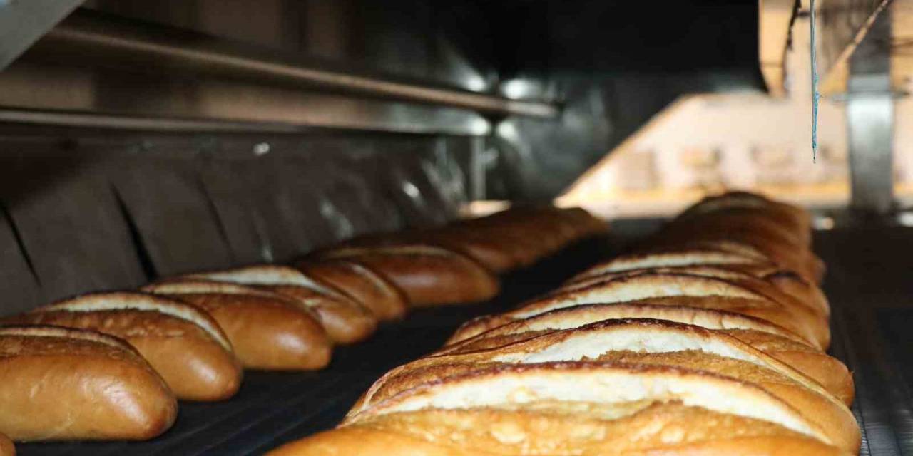 1 Yıldır Vatandaşların Sofrasına Ekmek Ulaşıyor