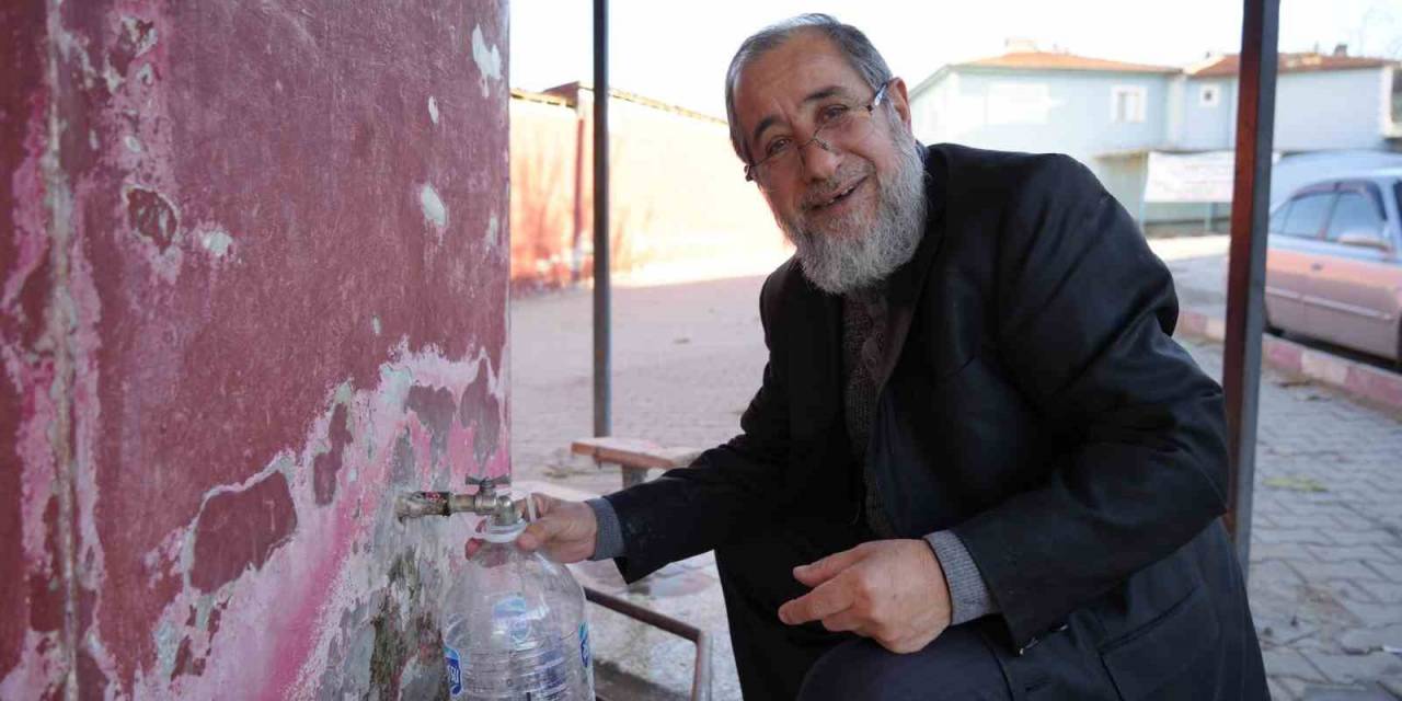 Evlerdeki Suyu Kullanamayanlar Çareyi Bu Çeşmede Buldu: Ücretsiz Doğal Kaynak Suyu