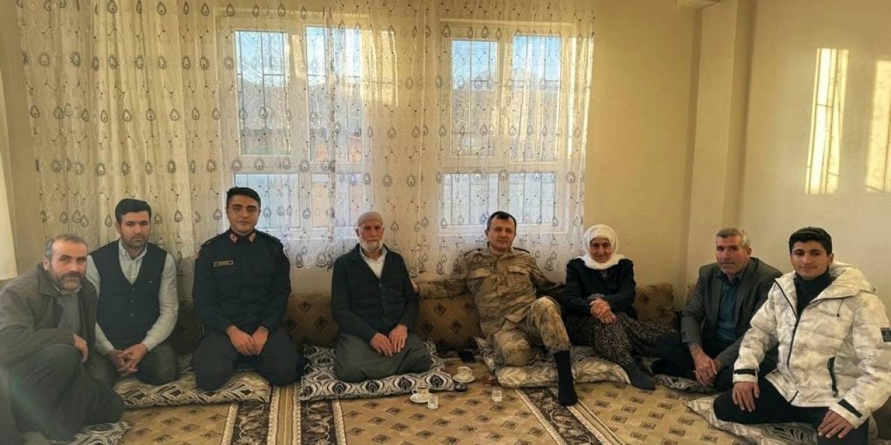 Jandarma, Şehit Ailelerini Yalnız Bırakmıyor