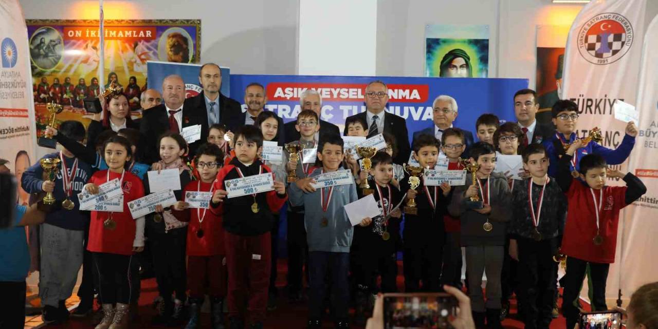 Büyükşehirden Aşık Veysel’i Anma Satranç Turnuvası Düzenlendi