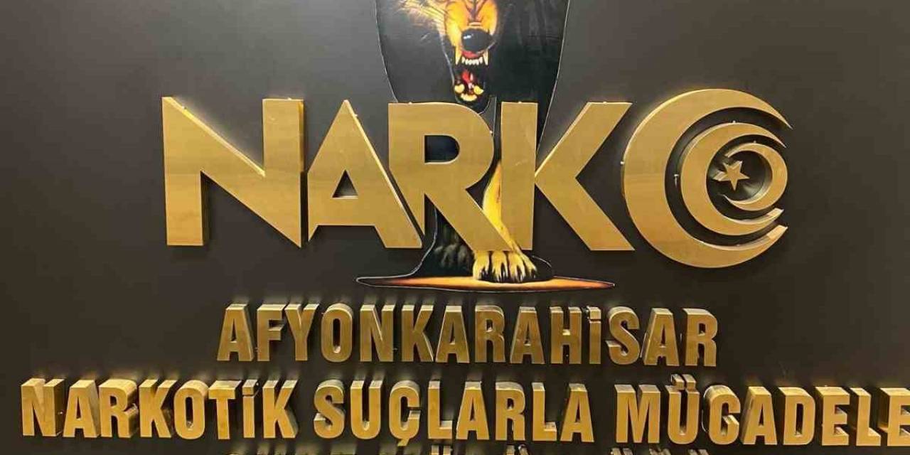 Uyuşturucu Ve Ruhsatsız Tabancayla Yakalanan Şahıs Gözaltına Alındı