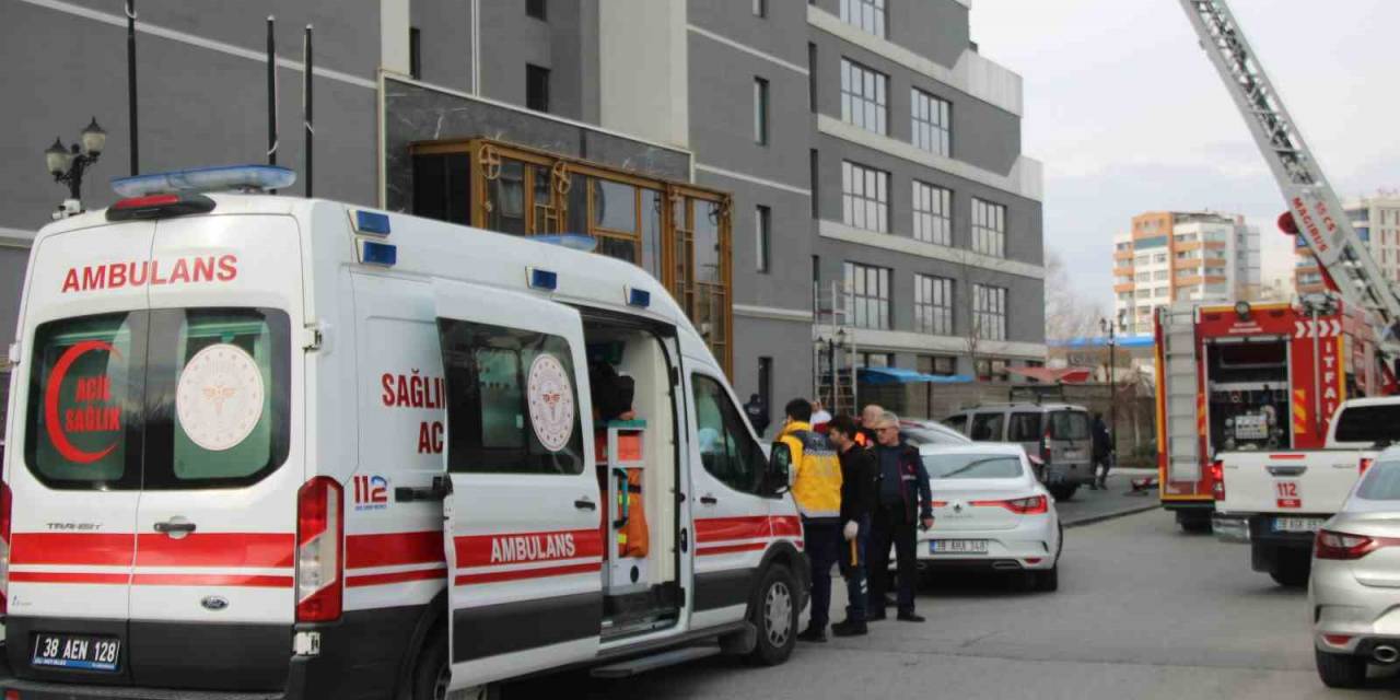 Otelde Çıkan Yangın Söndürüldü