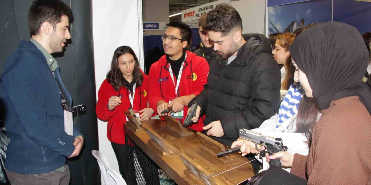 Doğu Karadeniz Kariyer Fuarı’nda En Çok İlgi Silahlara