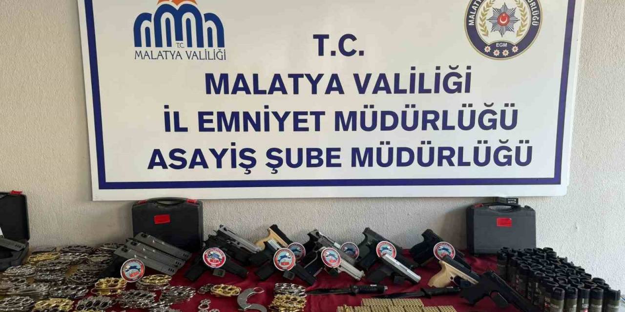 Malatya’da Çok Sayıda Silah Ve Bıçak Ele Geçirildi