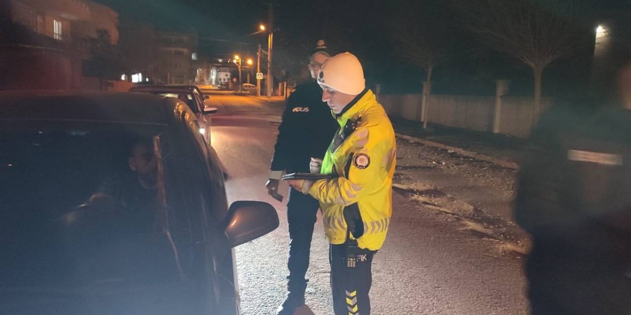 Balıkesir’de Polisten ’asayiş Ve Trafik’ Uygulaması