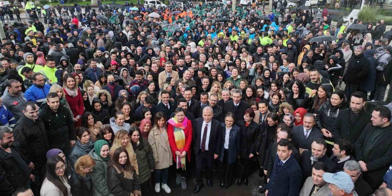 Ak Parti’nin Denizli Adayı Osman Zolan Yüzlerce Kişi Tarafından Karşılandı