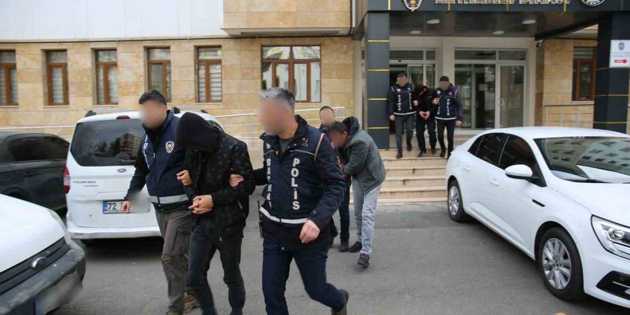 Batman’da Farklı Suçlardan Kesinleşmiş Hapis Cezası Bulunan 5 Kişi Yakalandı