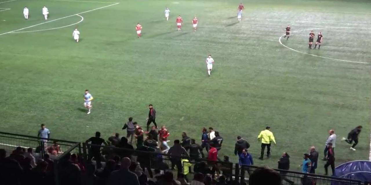 Amatör Maçta Yaşanan Kavgaya Polis Müdahalesi