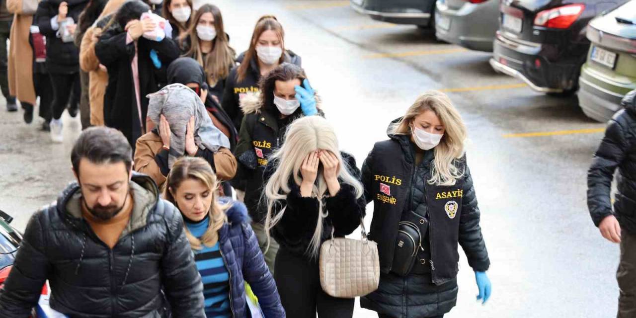 ‘Barbie-es’ Fuhuş Operasyonunda Yakalanan 18 Kişiden 9’u Tutuklandı