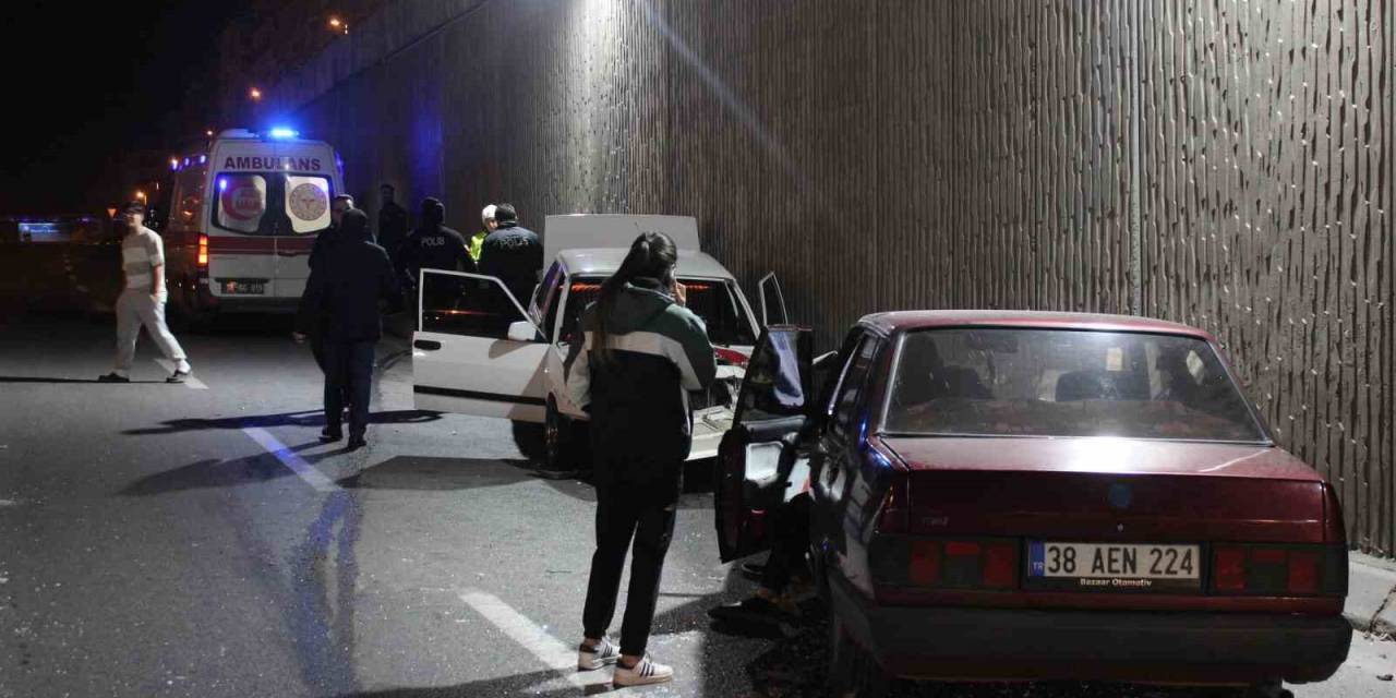 Kayseri’de İki Otomobil Çarpıştı: 1 Yaralı