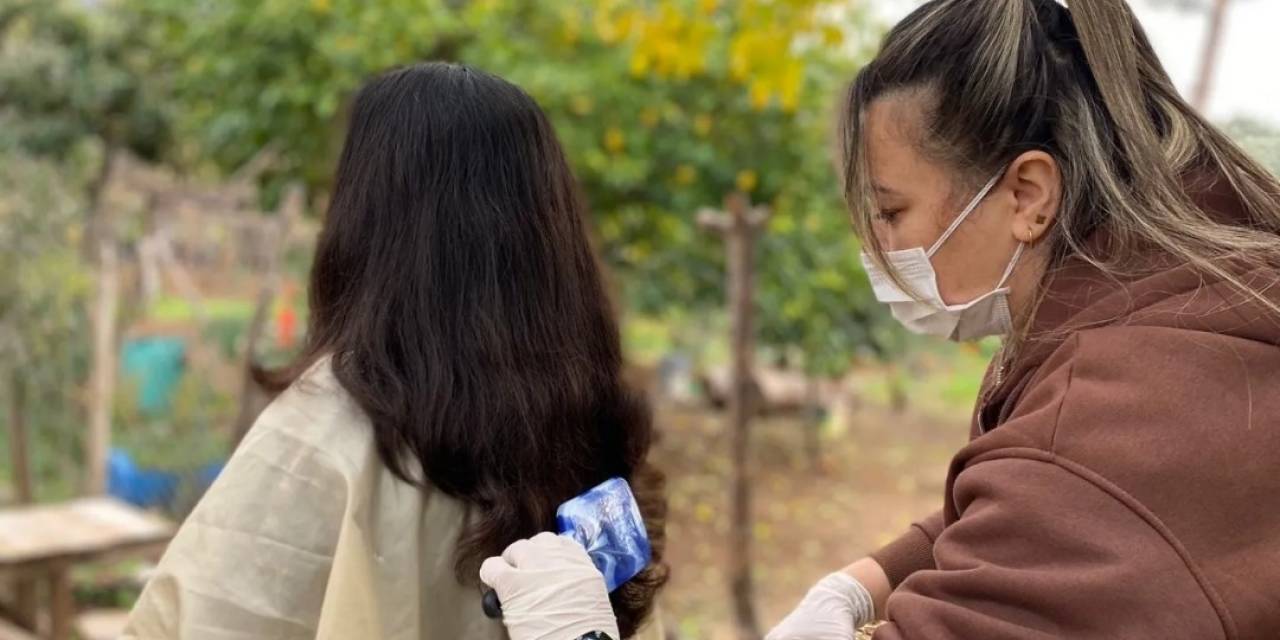 Kozan’da Yaşlılara Ve Çocuklara Ücretsiz Kuaförlük Hizmeti