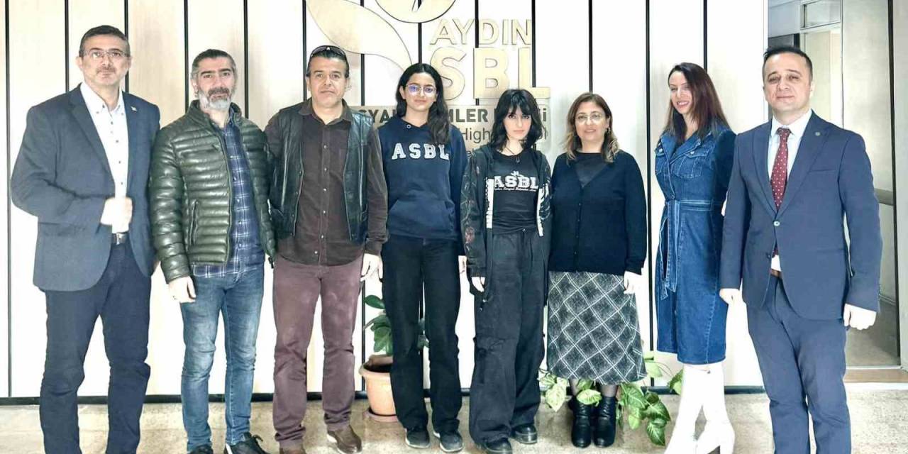 Sosyal Bilimler Lisesi’ne ’en İyi Cümle’ Ödülü