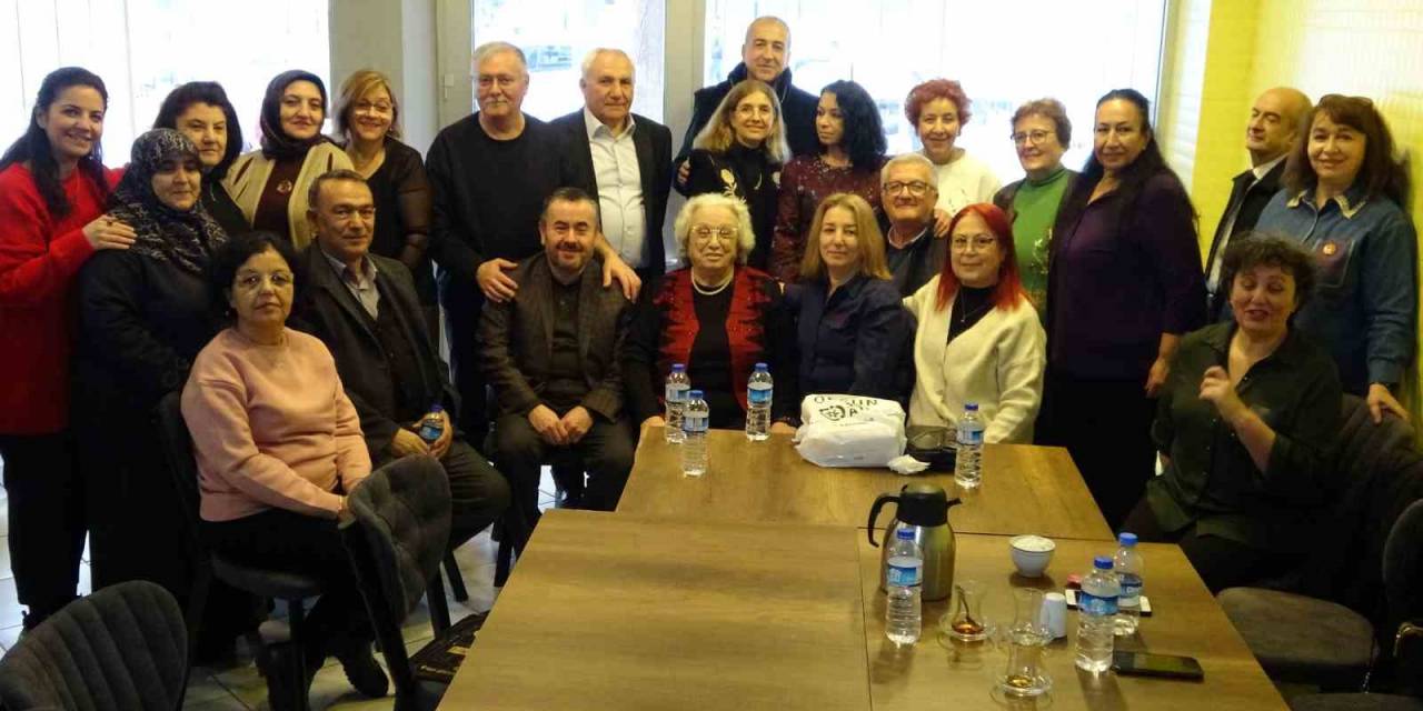 İlkokul Arkadaşları 50 Yıl Sonra Buluştu