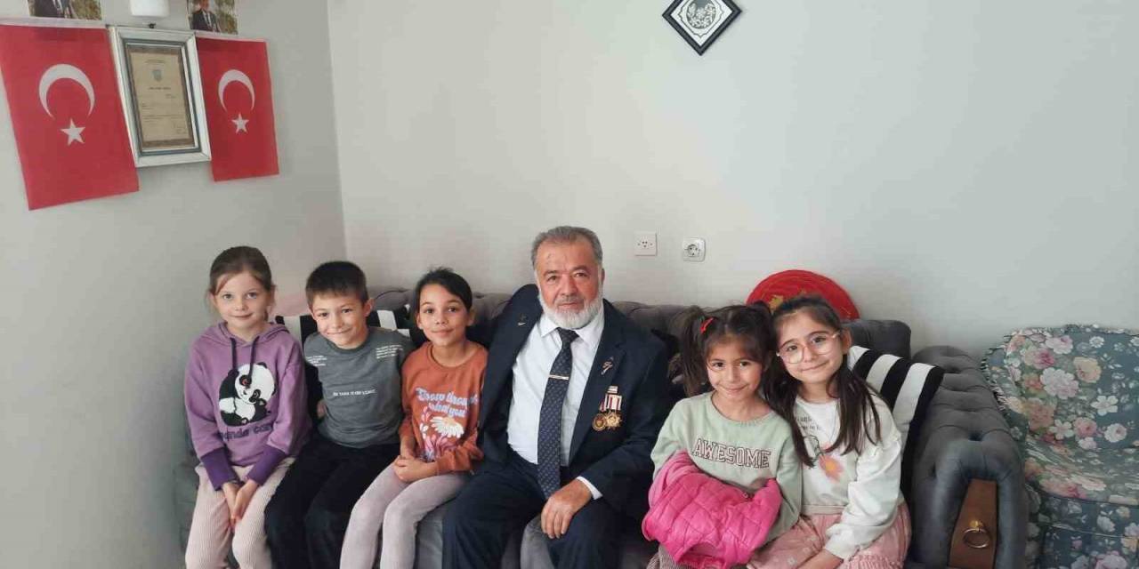 Hisarcık Cumhuriyet İlkokulu Öğrencilerinden Kıbrıs Gazisine Ziyaret