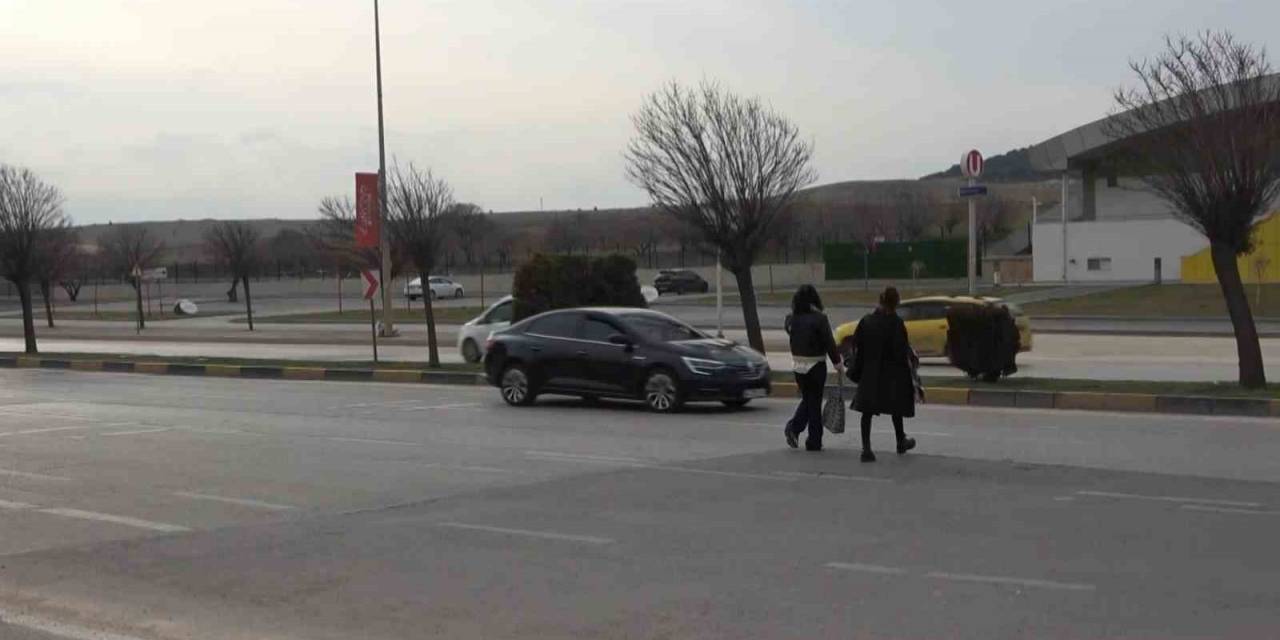 Beykent Mahallesi Sakinleri Alt Veya Üst Geçit İstiyor