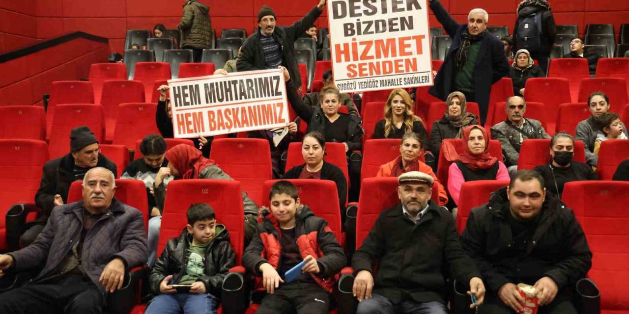 Elazığ Merkezin Tek Kadın Muhtarı Öncü Oldu, Mahalle Sakinleri Sinemada Buluştu