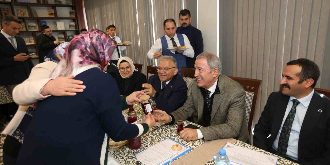 Akar Ve Büyükkılıç, Üreten Kadınlarla Buluştu