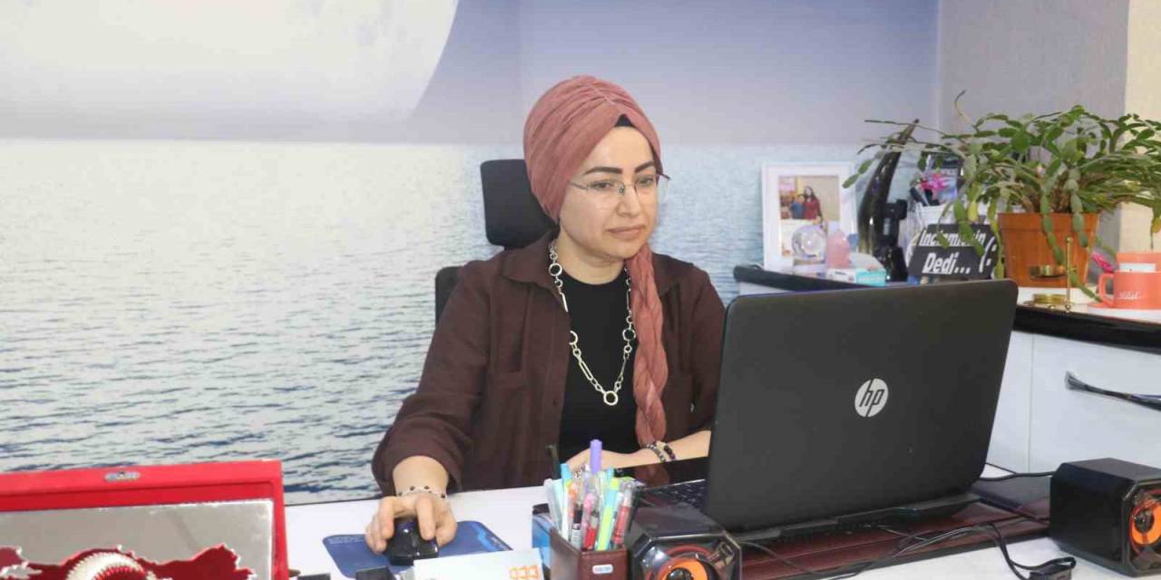 Uzman Astrolog, Ayın Hallerine Göre Güzelliğin Sırlarını Anlattı