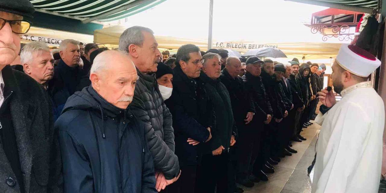Eski Bilecik Belediye Başkanı Gözyaşları İçinde Toprağa Verildi