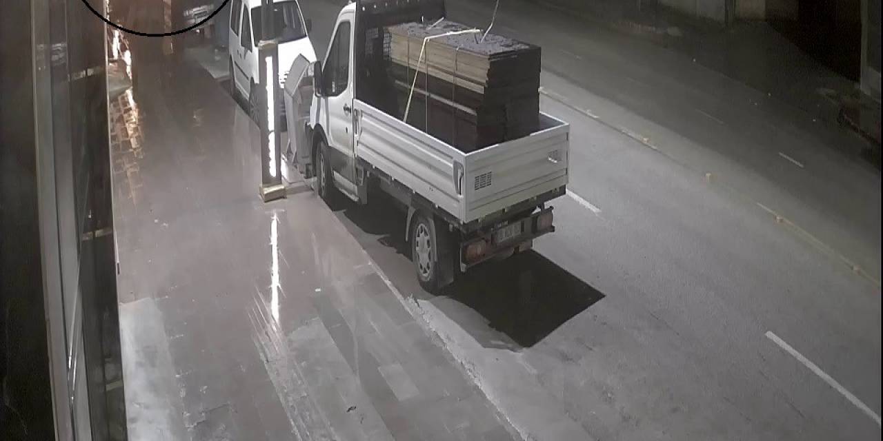Takla Attıktan Sonra Alev Topuna Dönen Cip Güvenlik Kamerasında
